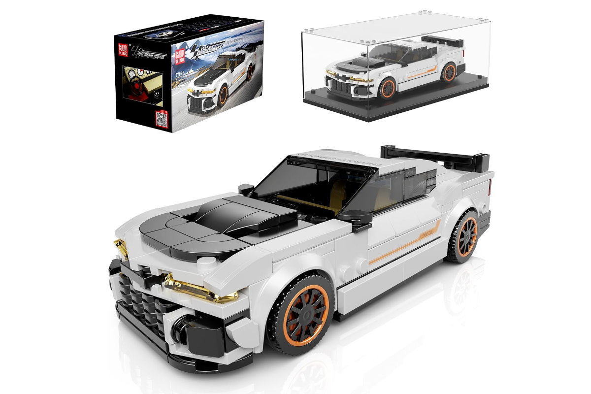 Sportwagen Camaro aus Klemmbausteinen in weiß mit Acryl Vitrine